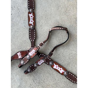 Produits pour chevaux en cuir marron occidental de qualité supérieure Conception de couronne perlée Headstall et poitrine Collier Pin Buckle et Conchos Tack Set - Product Image 1