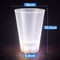 Couvercle de tasse promotionnel en plastique lumineux à LED avec paille et ensemble de décorations de personnages pour les programmes IP sous licence, compatible avec les campagnes, sans danger pour les aliments