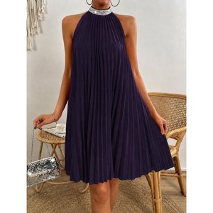 Vestido corto plisado de crepé brillante con cuello alto y hombros descubiertos para mujer, 35222 - Morado - Product Image 1