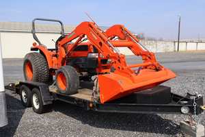 2003 pour tracteur agricole Kubota 4x4 Fiabilité intemporelle et performances éprouvées avec composants de base Pompe et moteur - Product Image 4