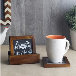 Dessous de verre en bois de teck noir Warli faits à la main ensemble de quatre décorations de table basse accessoires de cuisine en bois d'acacia décoratifs - Product Image 6