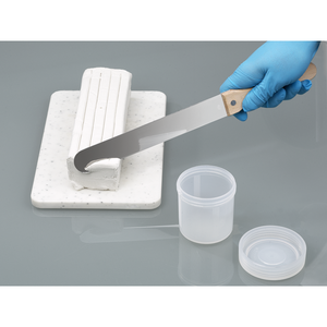 Espátula de Alta Calidad y Duradera de Madera y Acero Inoxidable para Uso en Laboratorio, Fabricada en Alemania por Burkle GmbH - Product Image 2