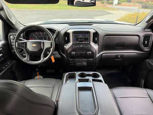 Camioneta de Trabajo Chevrolet Silverado 2500HD Usada de 2021 - Product Image 2