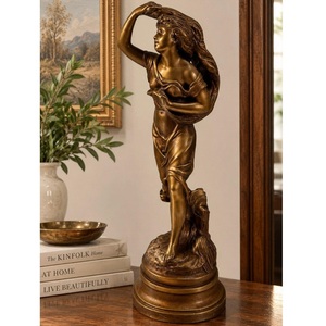 Escultura Femenina Moderna de Bronce para Decoración de Villas y Jardines de Lujo - Product Image 5