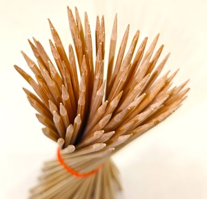 Brochettes en bambou, épaisseur 2,5 mm, longueur 10 pouces, bâtonnets de grillades en bois lisses pour barbecue, brochettes, fruits, légumes - Product Image 4