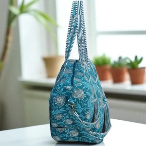 Sac de voyage matelassé de luxe, grand format, durable, pour le sport - Product Image 3