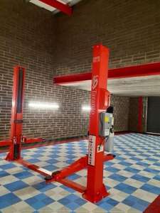 ลิฟท์ยกรถ 2 เสา แบบไฮดรอลิกไฟฟ้า 4 ตัน 4000 กก. 220 โวลต์ ประหยัดพลังงาน กระบอกสูบคู่ อายุการใช้งาน 5 ปี รับประกัน 1 ปี สำหรับรถยนต์ - Product Image 2