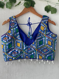 Chemisier romain en soie décontracté avec broderie florale Design unique de l'Inde Taille XS Confortable Coupe décontractée Usage quotidien - Product Image 6