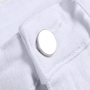 กางเกงยีนส์ขาสั้นสีขาวผ้าฝ้าย100% แบบถักสไตล์ทุกข์สำหรับฤดูร้อนแบบใหม่ - Product Image 4