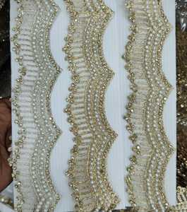 Fabriqué sur mesure avec des pierres attachées et des lacets et des couleurs brodés à la machine pour robes de mariée - Product Image 3