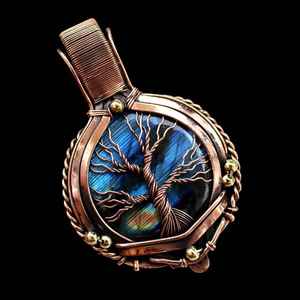 Colgante de labradorita único Vintagelike, alambre de cobre hecho a mano, diseño de árbol de la vida chapado en oro con ocasión de compromiso en mente - Product Image 2