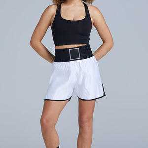 Pantalones cortos de boxeo transpirables para mujer Fabricante OEM de ajuste personalizado para sesiones de entrenamiento con impresión de logotipo de etiqueta privada - Product Image 3