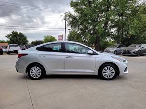 Hyundai Accent SE 2021 usado en venta a bajo precio - Product Image 5