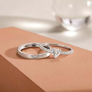 แหวนหมั้นรูปหัวใจแบบกำหนดเองของเจลิยาพร้อมแถบเพชรนิรันดร์ - Product Image 6