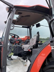 FOURNISSEUR DE CHARIOTS ÉLEVATEURS KUBOTA SÉRIE M6 M6-111 4x4 AVEC BOÎTE DE VITESSES INTELLI-SHIFT 24 VITESSES ET CHARGEUR LA1955 AVEC 2 - Product Image 3