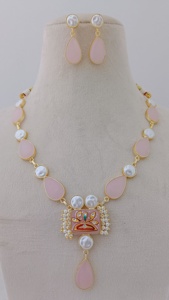 Conjunto de collar de piedra en forma de lágrima de Material de latón pesado de diseño único Kundan trabajo calidad piedra trabajo producto a granel conjuntos de joyería de moda - Product Image 3