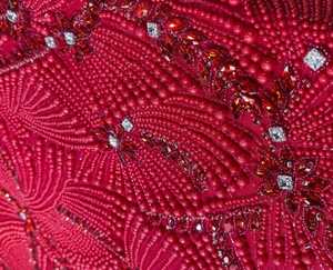 Tissu décoratif en dentelle de qualité supérieure avec des accents perlés parfait pour les panneaux Lehenga Borders et les tenues traditionnelles - Product Image 2