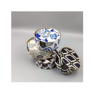 ชุดที่รองแก้วไม้คลาสสิกมีชีวิตชีวาทนทานทนความร้อนเป็นมิตรกับสิ่งแวดล้อมดีไซน์ละเอียดสำหรับงานหัตถกรรม - Product Image 1