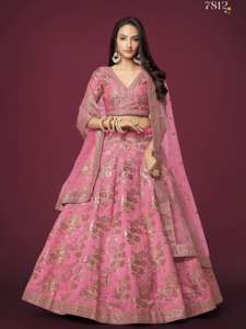 Lehenga choli สีชมพูออกแบบพิเศษสำหรับงานแต่งงาน - Product Image 2