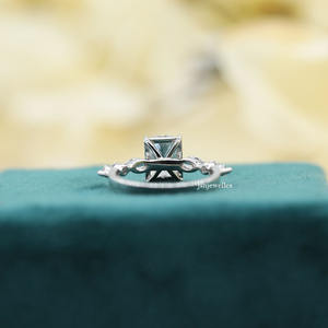 Bague de fiançailles de luxe pour femmes 1.50 carats coussin allongé coupe diamant cultivé en laboratoire plaqué or massif 18KT certifié IGI - Product Image 4