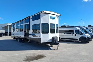 Usado 2023 F-o-r-e-s-t R-i-v-e-r S-a-l-e-m V-i-l-l-a G-r-a-n-d 4-2-D-L en venta - Product Image 6