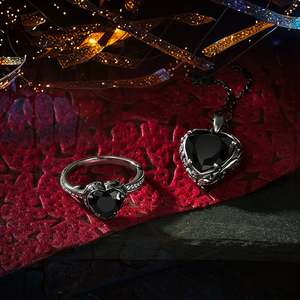 Collier Jeulia en argent sterling finition vieillie avec cœur noir, perles et accents de zircon - Product Image 4