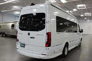 รถบ้านมือสองราคาถูก ปี 2023-2025 รุ่น Class B RV INTER STATE 24GL รถบ้านหรูสำหรับครอบครัว ยูโร 5 มาตรฐานไอเสีย 4-6 เครื่องยนต์เหล็ก/อลูมิเนียม - Product Image 4