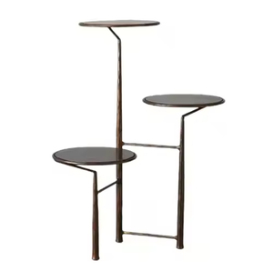 Table d'appoint décorative de qualité durable avec cadre en or Table d'extrémité à dessus arrondi sur mesure Table d'appoint de meubles en métal faite à la main - Product Image 6