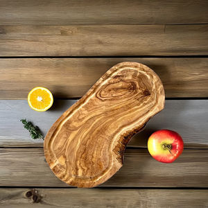 Tabla de cortar ovalada de madera de olivo con ranura para jugos: perfecta para cortar - Product Image 3