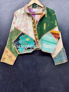 Veste courte matelassée Kantha réversible vintage, patchwork, faite à la main, écologique, nylon/coton, col roulé, boutonnée devant, automne, pour femme - Product Image 4