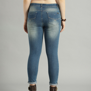 Pantalones de mezclilla personalizables Mujer Azul Skinny Fit Mid-Rise Transpirable Cargo Diseño de logotipo personalizado Logotipo personalizado OEM Tallas grandes - Product Image 6