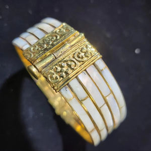 Conjunto de Brazaletes de Cuerno de Búfalo Natural Estilo Clásico, Brazaletes de Cuerno Oscuro para Boda o Regalo con Diamante como Piedra Principal - Product Image 1