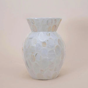 Mosaico de concha hecho a mano moderno, decoración del hogar, jarrón de nácar blanco iridiscente hecho a mano por artesano vietnamita - Product Image 1