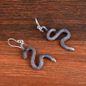 Pendientes de Serpiente de Moda 2024, Joyería Gótica de Latón para Mujer, Acabado Antiguo, Estilo Animal Serpentina, Pendientes Colgantes, Venta al por Mayor/OEM/ODM - Product Image 2