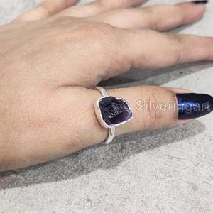 Bijoux en pierre brute Bague pour femme Améthyste brute naturelle Pierre précieuse Février Pierre de naissance Martelée Mariage Bague en argent sterling 925 - Product Image 3