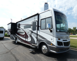 Autocaravanas Usadas a Precios Accesibles 2023 2022 2024, Venta al por Mayor de Autocaravanas Fleetwood Bounder Clase A 35K para Viajes Familiares - Product Image 4