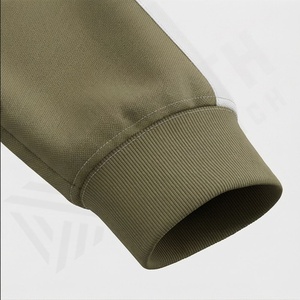 Conjunto Deportivo Elegante de Tela para Hombre, Ropa Deportiva para Entrenamiento, Conjunto de Dos Piezas con Sudadera con Capucha y Pantalones, Color Personalizado - Product Image 6