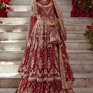 ชุดเดรสปักลายบนเพชร Anarkali, lehenga & dupatta ประดับด้วยงานหินไข่มุก dabka 2025 @ พราว - Product Image 1