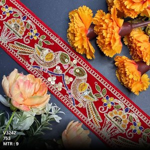 La dentelle brodée sur mesure à base rouge audacieuse et élégante pour la couture nuptiale ou les vêtements de fête Rich ajoute du luxe à chaque design. - Product Image 3