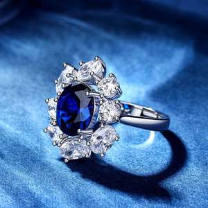 Bague Jeulia en argent sterling plaqué rhodium avec pierre précieuse ovale taille halo pour anniversaire - Product Image 6