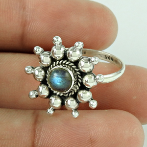 Fabuleux Design 925 Sterling Silver Natural Blue Fire Labradorite Gemstone Flower Shape Ring Bijoux faits à la main Fournisseur en gros - Product Image 1