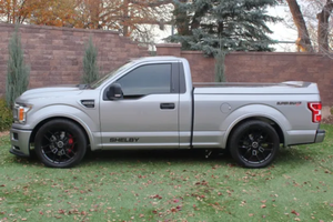 PRÊT À CONDUIRE - VÉHICULE D'OCCASION À VOLANT À GAUCHE |   Conduite à droite |   FORD DSS SHELBY F-150 SUPER SNAKE SPORT 4×4 2020, 1 700 MILES - Product Image 3