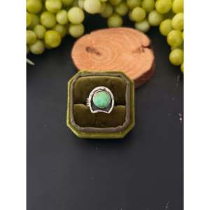 Anillo de Herradura Ajustable de Plata de Ley y Turquesa Navajo Kingman con Baño de Oro Rosa, Engaste de Bisel Moderno, Regalo - Product Image 1