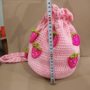 Nouveau Sac Gâteau Fraise au Crochet Fait Main Personnalisable Tendance et Adorable 2025 – Cadeau Fête des Mères - Product Image 4