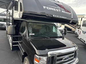 Vente en gros économique E-a-s-t T-o W-e-s-t C-o-l-l-e-g-e A-v-e-n-u-e 3101F-B - Product Image 4