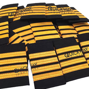 Épaulettes de style aviateur, deux bandes dorées, noir, accessoire uniforme pour costume et exposition - Product Image 1