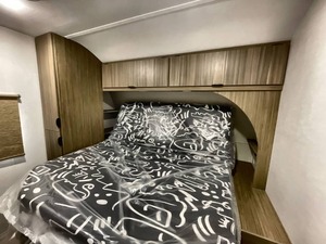 Remolque Fairly KH Usado 2025 Forest River Wildwood 31KQBTS en Venta - Product Image 2