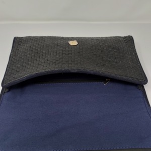 Monederos de mano para mujer al por mayor, novedad de verano, bolso de mano, bolso de noche de cuero puro trenzado, bolsos de mano negros simples con tapa para mujeres y niñas - Product Image 3