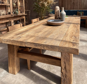 Mesa de Comedor KALATRI de Madera Maciza de Nogal con Borde Natural, Hecha a Mano, Ecológica, Ensamblada, Estilo Rústico, Moderno, con Detalles Metálicos - Product Image 3