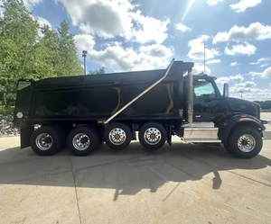Camions bennes d'occasion Peterbilt 567 Paccar 510HP automatiques, très propres et abordables, modèles 2024, 2023, 2022 - Product Image 3
